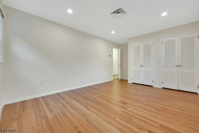 26 Alpine Dr, Wayne Twp., NJ 07470