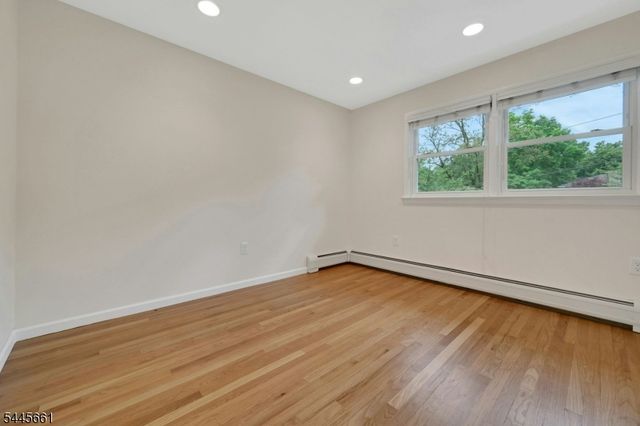 26 Alpine Dr, Wayne Twp., NJ 07470