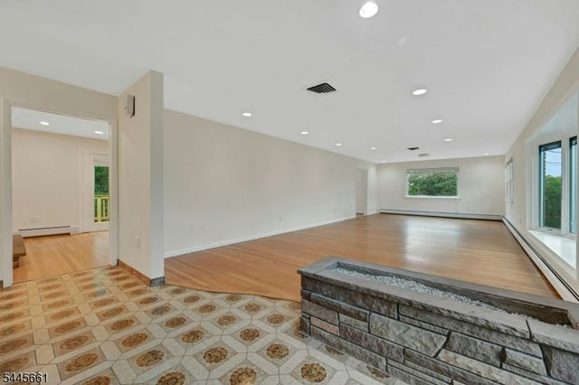 26 Alpine Dr, Wayne Twp., NJ 07470