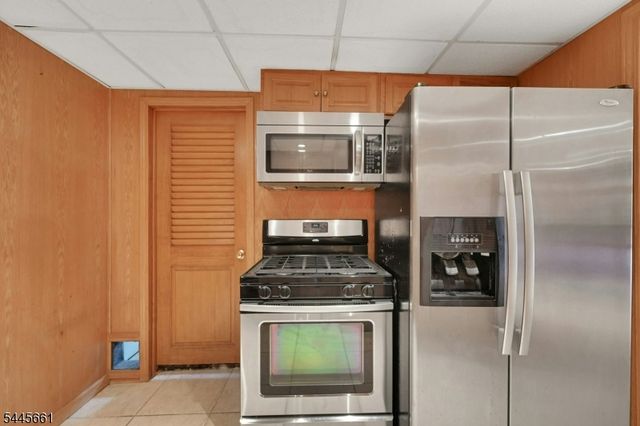 26 Alpine Dr, Wayne Twp., NJ 07470