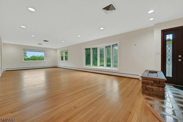 26 Alpine Dr, Wayne Twp., NJ 07470