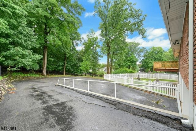 26 Alpine Dr, Wayne Twp., NJ 07470