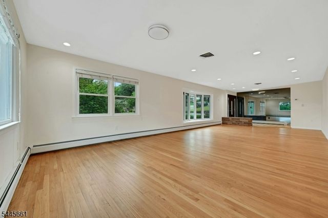 26 Alpine Dr, Wayne Twp., NJ 07470