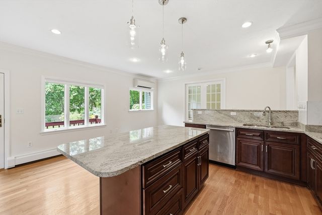 8 Wilson St, Wellesley, MA 02482