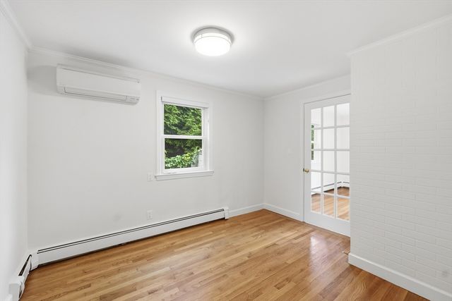 8 Wilson St, Wellesley, MA 02482