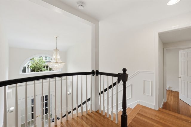 8 Wilson St, Wellesley, MA 02482