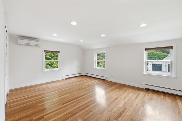 8 Wilson St, Wellesley, MA 02482