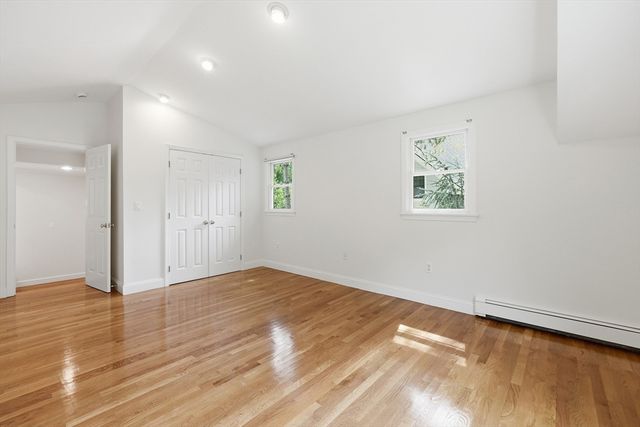 8 Wilson St, Wellesley, MA 02482