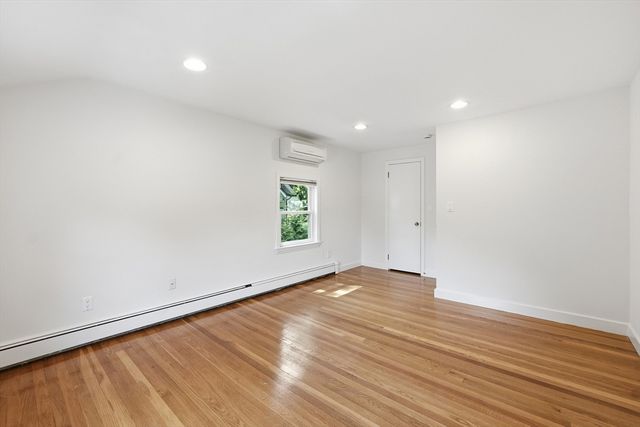 8 Wilson St, Wellesley, MA 02482
