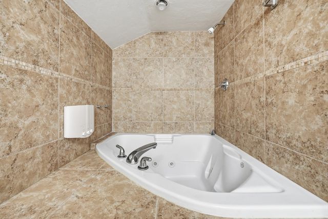 8 Wilson St, Wellesley, MA 02482