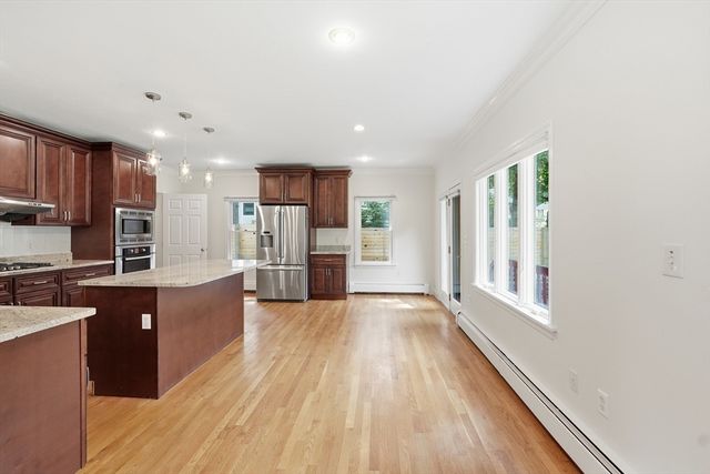 8 Wilson St, Wellesley, MA 02482