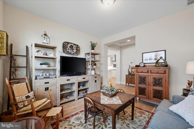 136 MALLARD DR, Lake Frederick, VA 22630