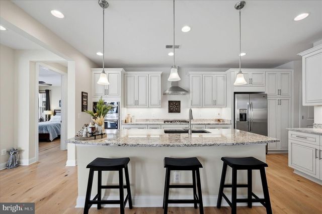 136 MALLARD DR, Lake Frederick, VA 22630