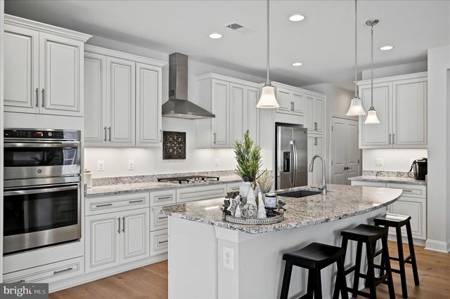 136 MALLARD DR, Lake Frederick, VA 22630