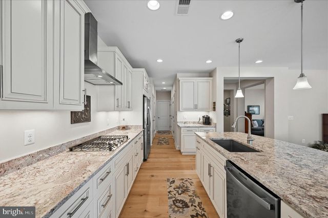 136 MALLARD DR, Lake Frederick, VA 22630