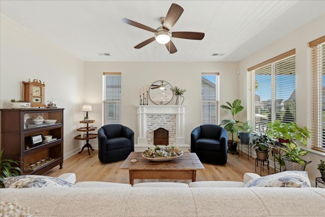 136 MALLARD DR, Lake Frederick, VA 22630