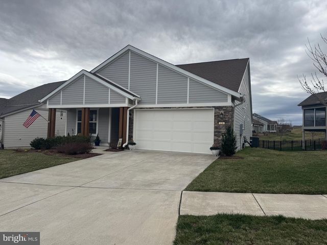 136 MALLARD DR, Lake Frederick, VA 22630