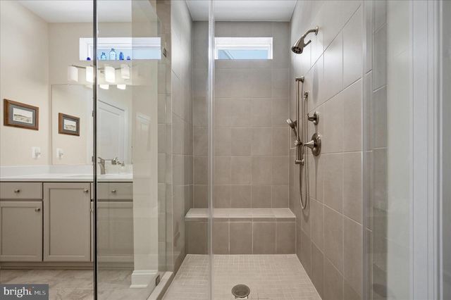 136 MALLARD DR, Lake Frederick, VA 22630