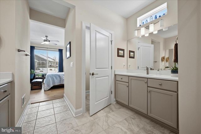 136 MALLARD DR, Lake Frederick, VA 22630