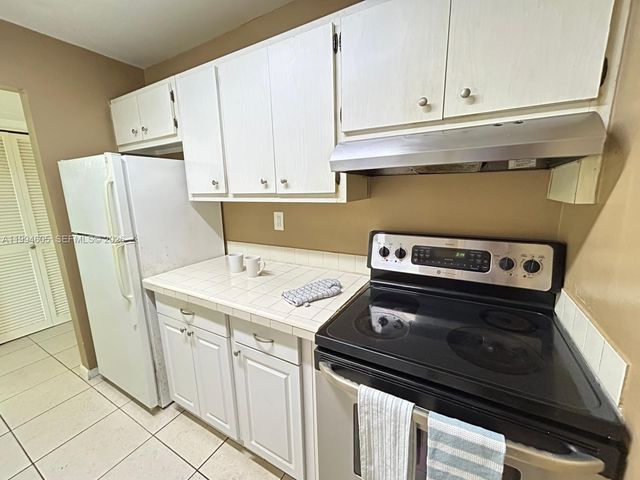 7483 SW 82nd St A203, Miami, FL 33143