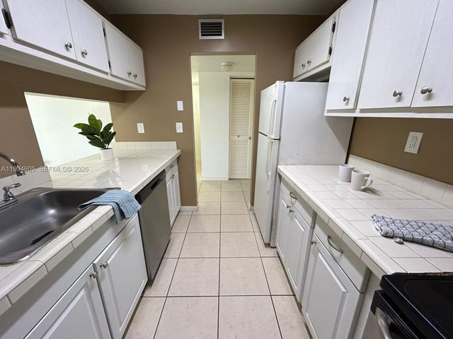 7483 SW 82nd St A203, Miami, FL 33143