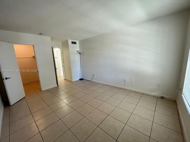 7483 SW 82nd St A203, Miami, FL 33143