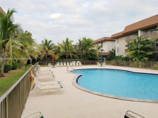 7483 SW 82nd St A203, Miami, FL 33143