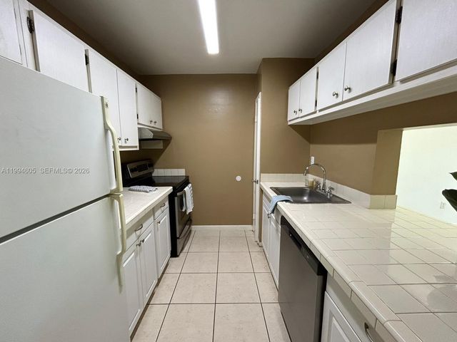 7483 SW 82nd St A203, Miami, FL 33143