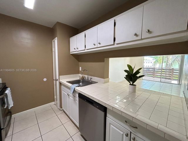 7483 SW 82nd St A203, Miami, FL 33143