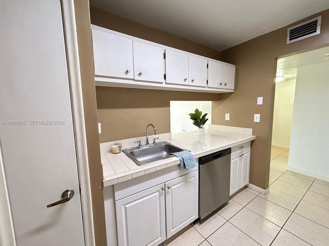 7483 SW 82nd St A203, Miami, FL 33143