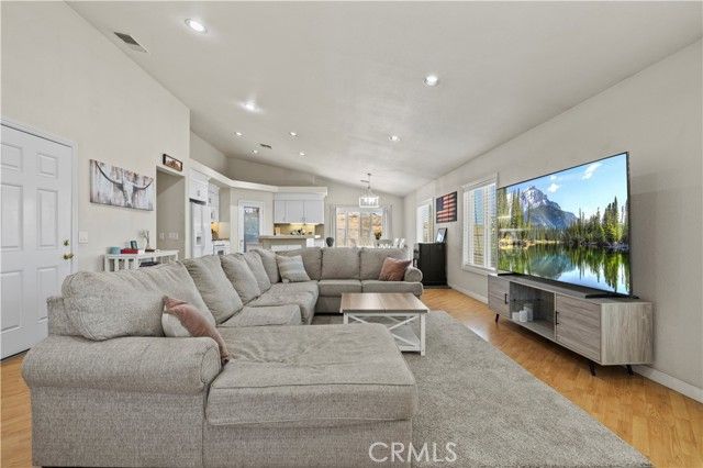 42647 Pinecliff Street, Lake Hughes, CA 93532