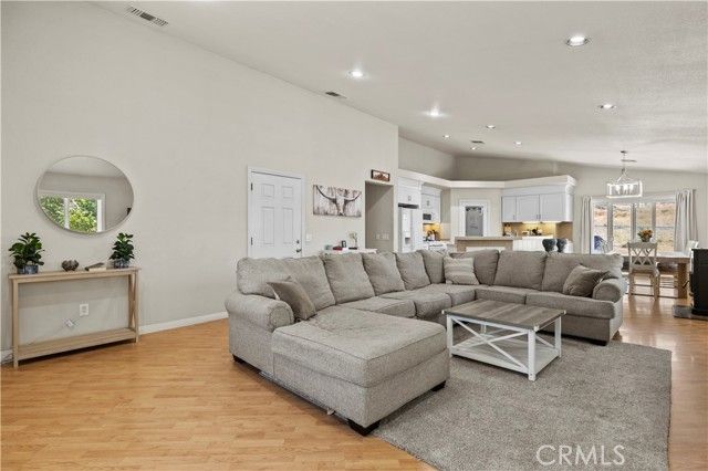 42647 Pinecliff Street, Lake Hughes, CA 93532