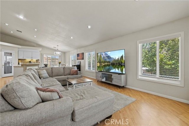 42647 Pinecliff Street, Lake Hughes, CA 93532