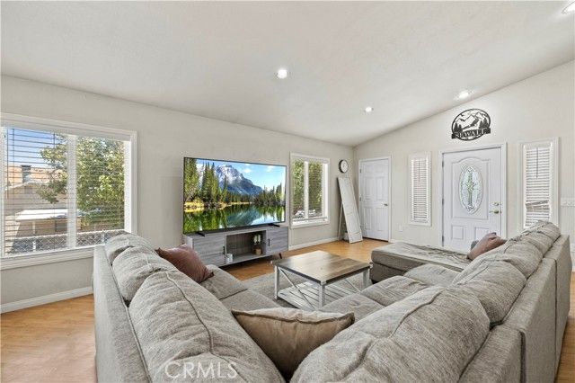 42647 Pinecliff Street, Lake Hughes, CA 93532