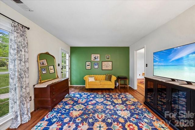 1005 Pinafore Drive, Charlotte, NC 28212