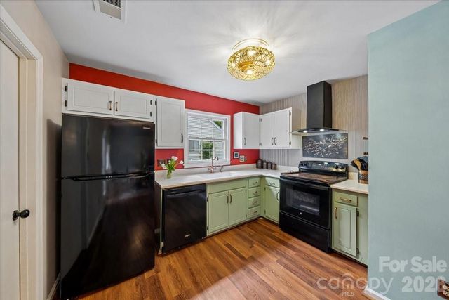 1005 Pinafore Drive, Charlotte, NC 28212