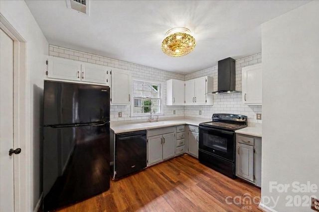 1005 Pinafore Drive, Charlotte, NC 28212