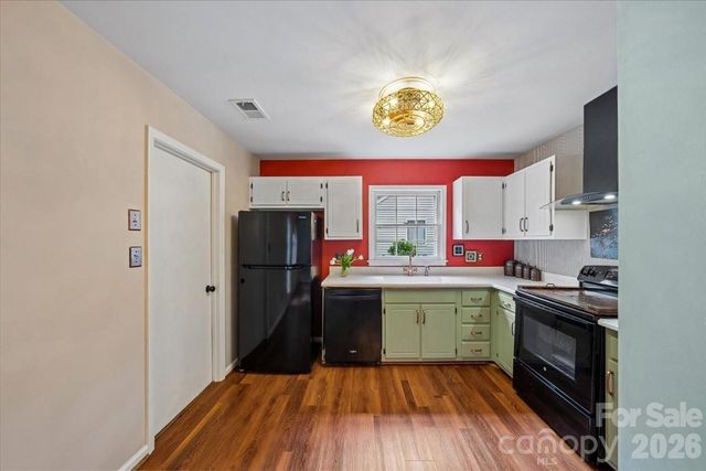 1005 Pinafore Drive, Charlotte, NC 28212