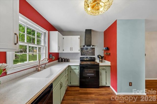 1005 Pinafore Drive, Charlotte, NC 28212