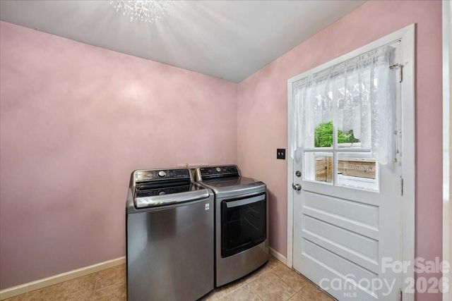 1005 Pinafore Drive, Charlotte, NC 28212