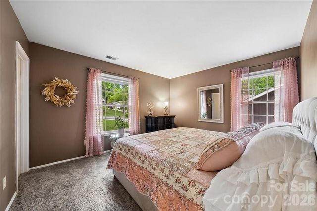 1005 Pinafore Drive, Charlotte, NC 28212