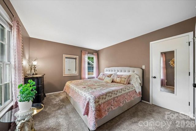 1005 Pinafore Drive, Charlotte, NC 28212