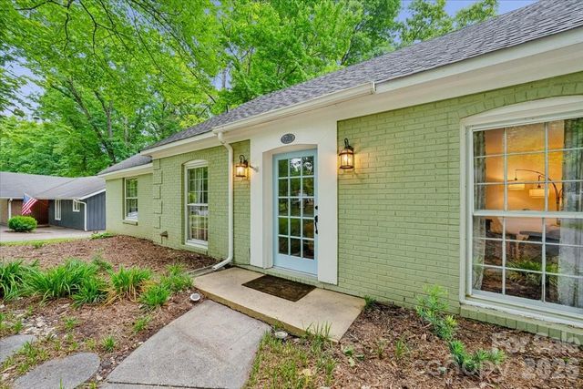 1005 Pinafore Drive, Charlotte, NC 28212