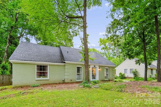 1005 Pinafore Drive, Charlotte, NC 28212