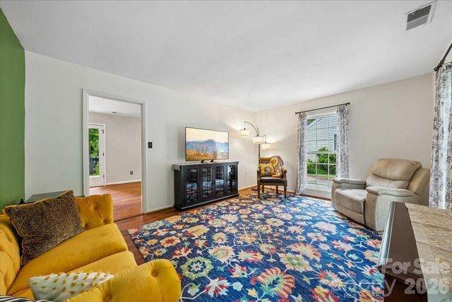 1005 Pinafore Drive, Charlotte, NC 28212