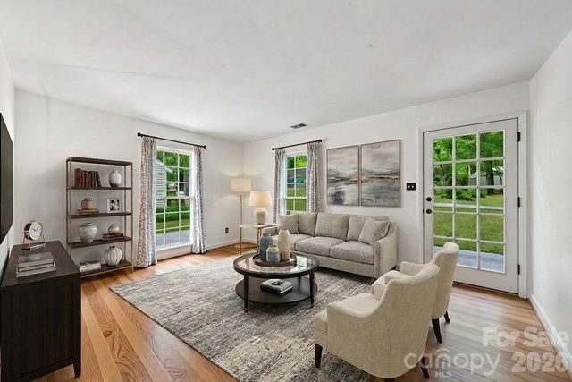 1005 Pinafore Drive, Charlotte, NC 28212
