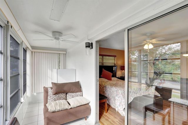 237 Farnham J, Deerfield Beach, FL 33442