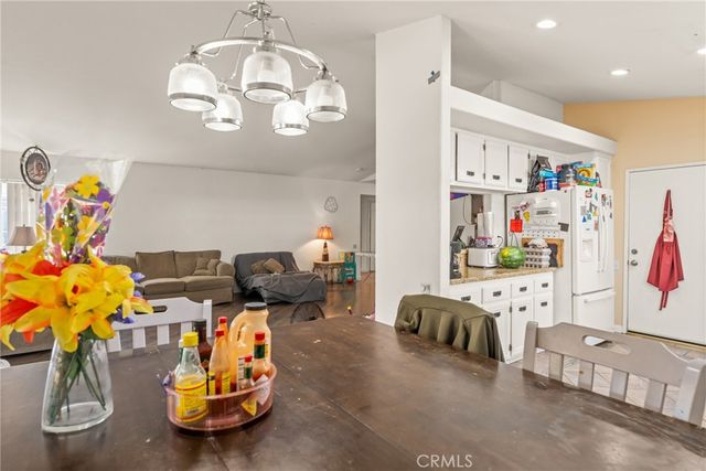 955 Peacock Dr, San Jacinto, CA 92583