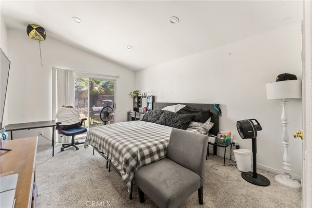 955 Peacock Dr, San Jacinto, CA 92583