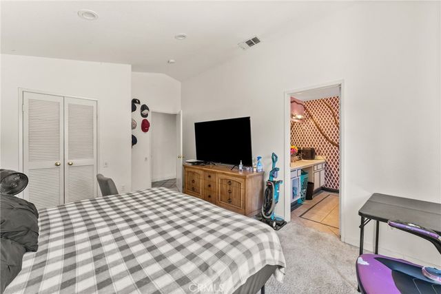 955 Peacock Dr, San Jacinto, CA 92583